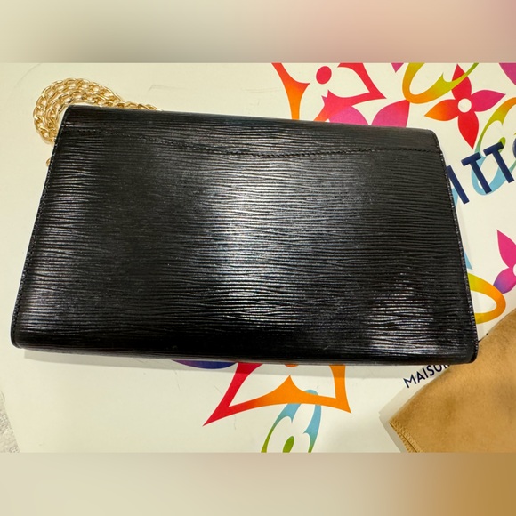 Louis Vuitton Authentic Vintage Epi Art Deco Clutch in Black-EUC! - Picture 5 of 9